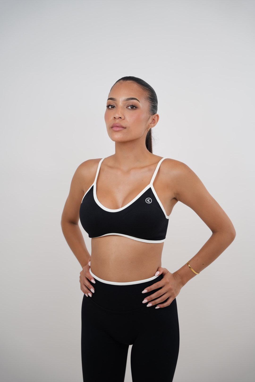 AURA Power Black Sports Bra